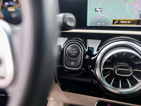 Used 2022 Mercedes-Benz CLA 250 image 21