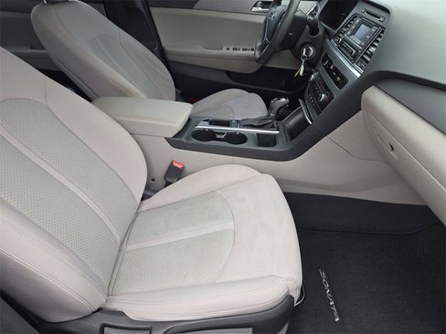 Used 2015 Hyundai Sonata SE w/ Cargo Package image 14