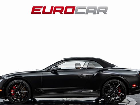 Used 2022 Bentley Continental GT image 3