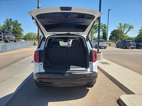 Used 2023 GMC Acadia SLE w/ Driver Convenience Package FWD image 13