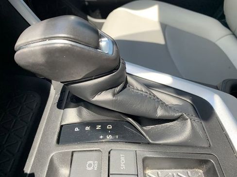 Certified 2021 Toyota RAV4 XLE Premium FWD image 25