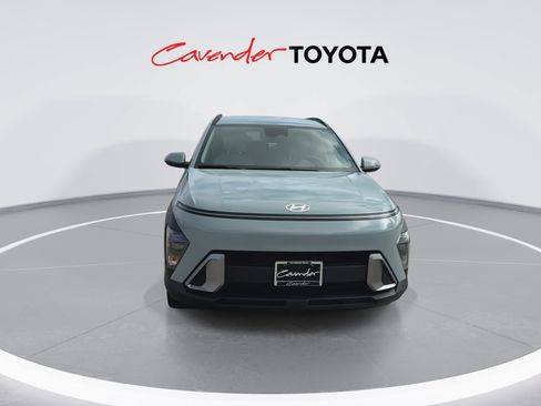 Used 2025 Hyundai Kona SEL FWD image 3