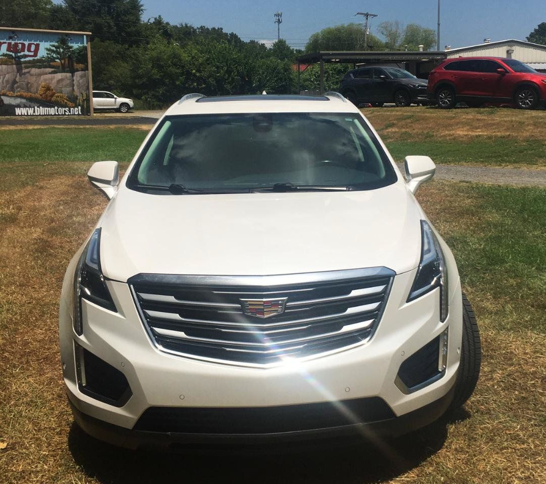 Used 2017 Cadillac XT5 Premium Luxury w/ Driver Assist Package FWD image 8