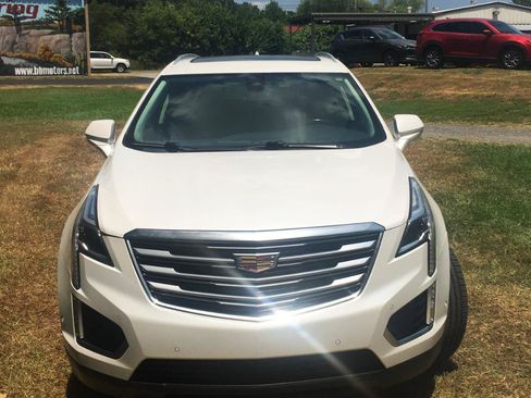 Used 2017 Cadillac XT5 Premium Luxury w/ Driver Assist Package FWD image 8