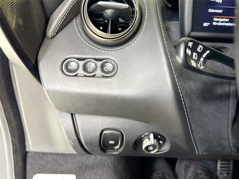 Used 2019 McLaren 720S image 23