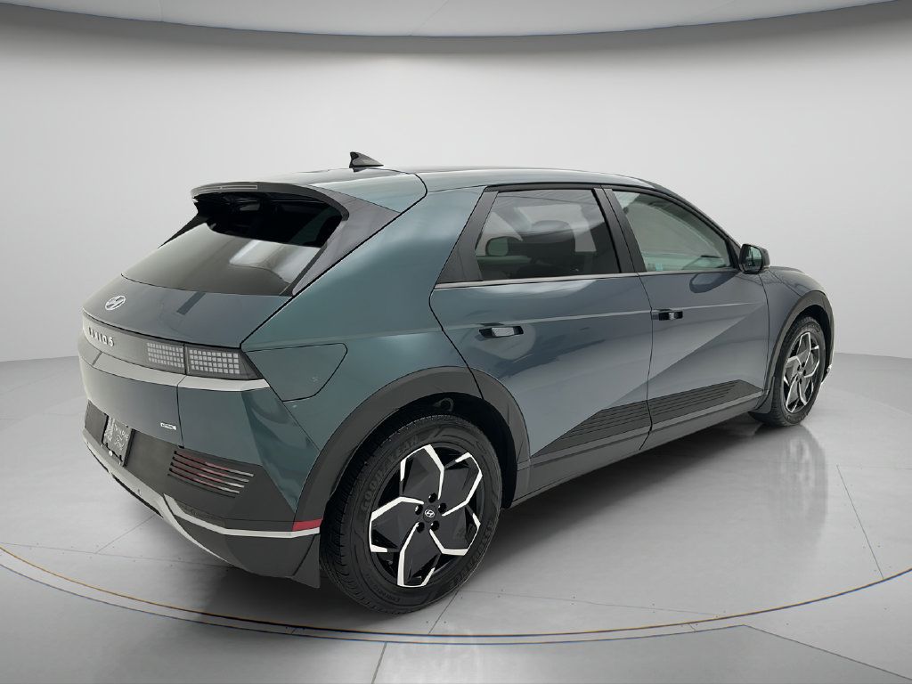 Used 2024 Hyundai Ioniq 5 SEL AWD/4WD image 5
