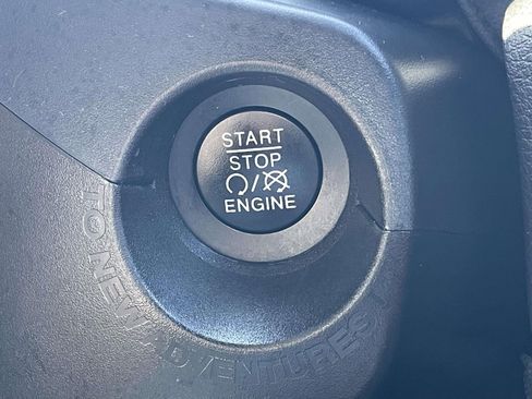 Used 2022 Jeep Renegade Limited w/ Sun, Sound & Wheels Group image 33