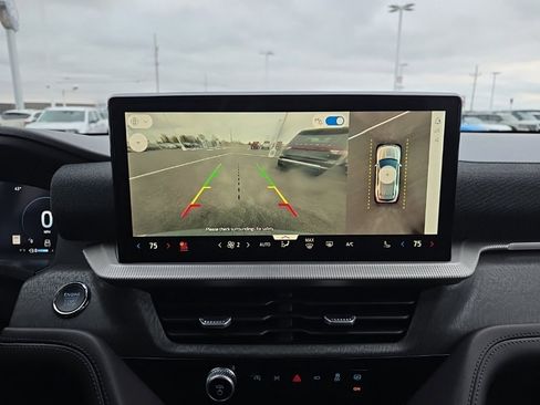 Used 2025 Ford Explorer Platinum image 13