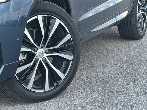 Used 2023 Volvo XC60 B5 Plus w/ Climate Package image 3
