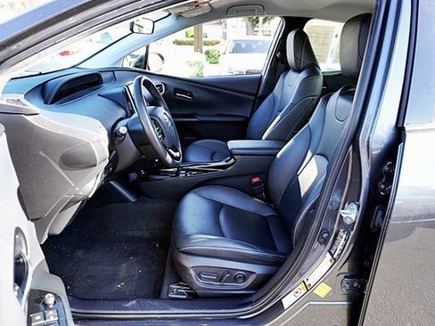 Used 2020 Toyota Prius Prime XLE FWD image 15