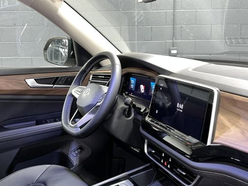 New 2026 Volkswagen Atlas SE image 4