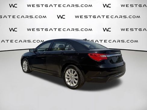 Used 2012 Chrysler 200 Touring FWD image 4