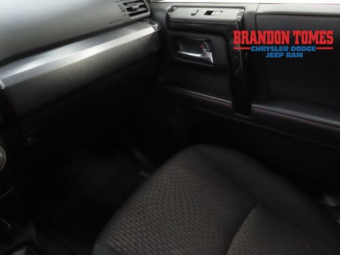 Used 2020 Toyota 4Runner TRD Off-Road AWD/4WD image 19