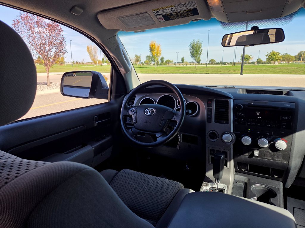 Used 2011 Toyota Tundra 4x4 Double Cab w/ SR5 Pkg image 17