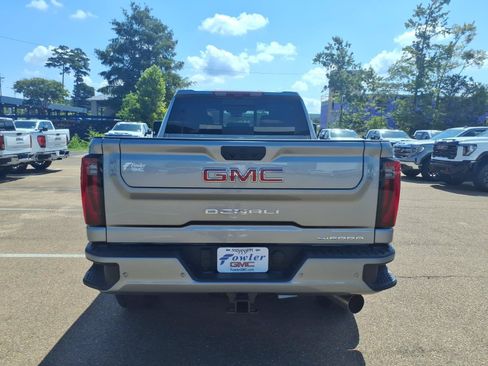 New 2026 GMC Sierra 2500 Denali w/ Denali Reserve Package AWD/4WD image 6