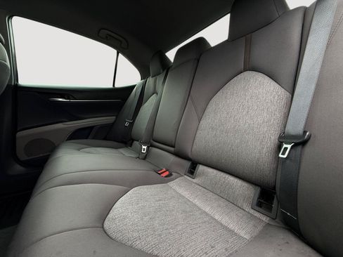 Used 2018 Toyota Camry LE FWD image 27