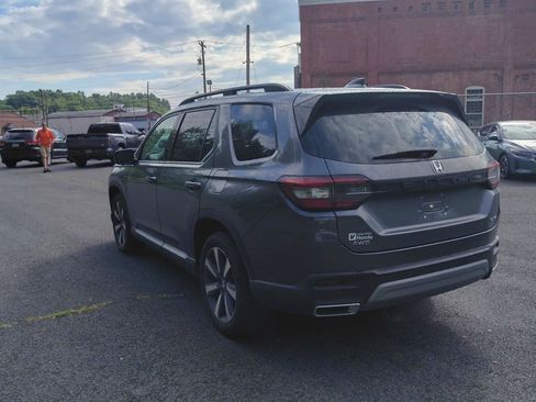 Used 2025 Honda Pilot Elite image 6