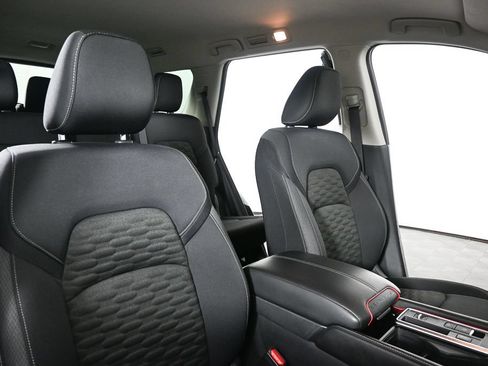 Used 2022 Nissan Pathfinder S FWD image 19