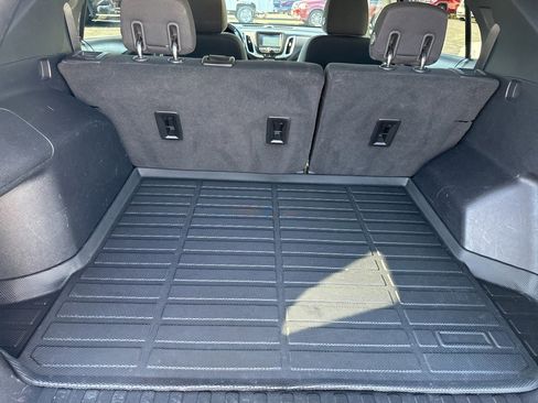 Used 2018 Chevrolet Equinox LT image 13