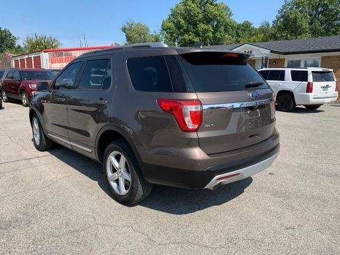 Used 2016 Ford Explorer XLT AWD/4WD image 3