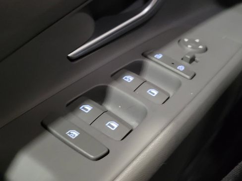 Used 2023 Hyundai Elantra SEL image 27