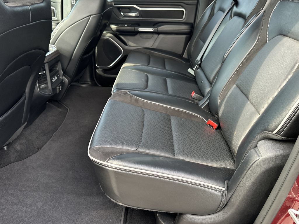 Used 2025 RAM 1500 Laramie AWD/4WD image 15