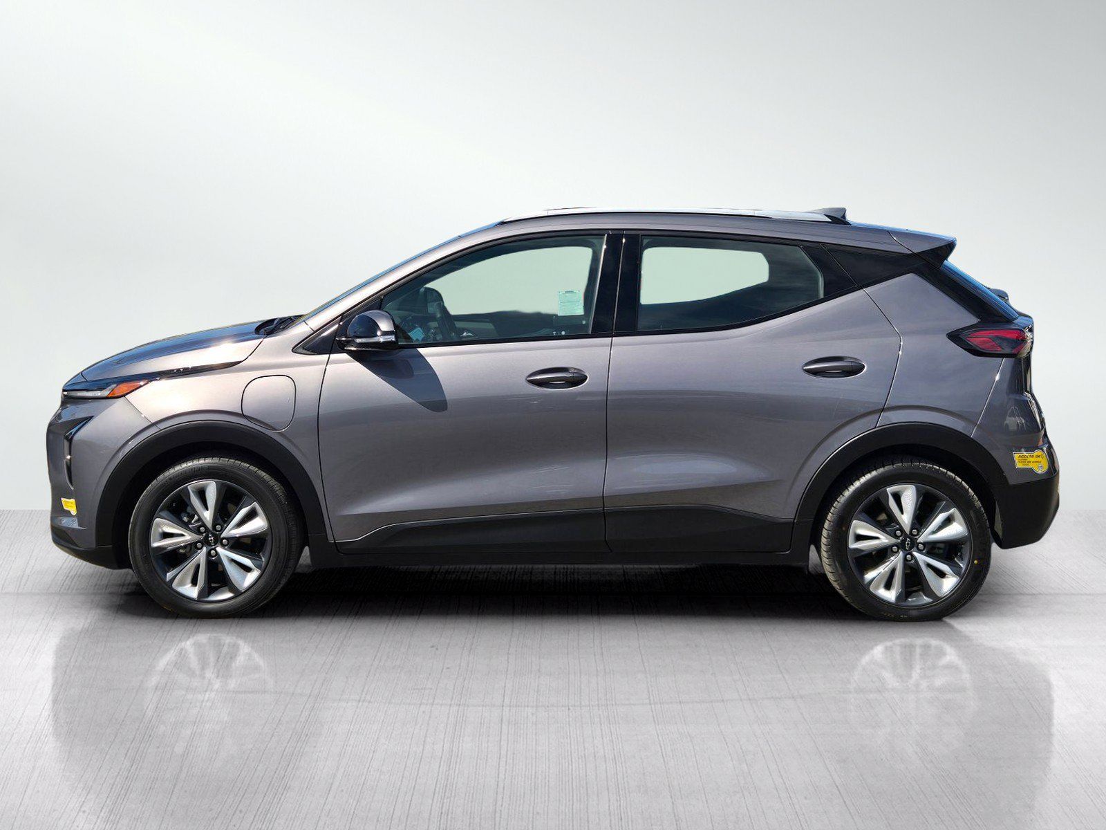 Used 2023 Chevrolet Bolt EUV LT w/ Convenience Package FWD image 7