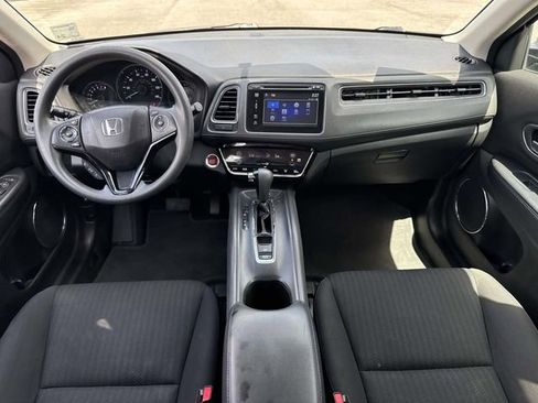 Used 2018 Honda HR-V EX image 16