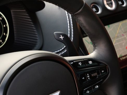 Used 2021 Aston Martin DBX AWD/4WD image 13