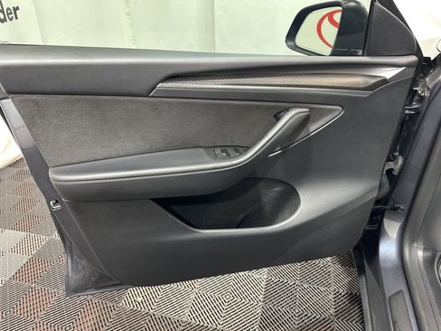 Used 2023 Tesla Model Y Long Range image 21
