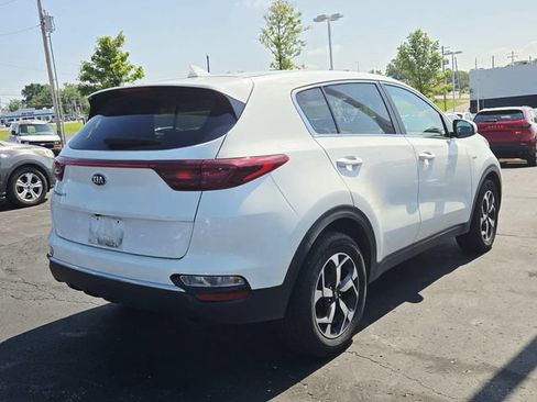 Used 2022 Kia Sportage LX AWD/4WD image 3