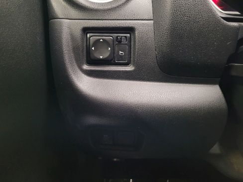 Used 2018 Nissan Versa Note S image 21