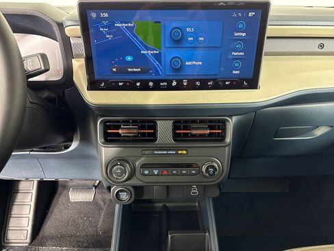 New 2026 Ford Maverick Lariat w/ 4K Tow Package AWD/4WD image 30