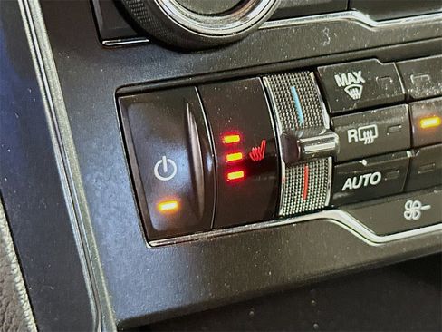 Used 2018 Ford Explorer XLT w/ Equipment Group 202A image 20