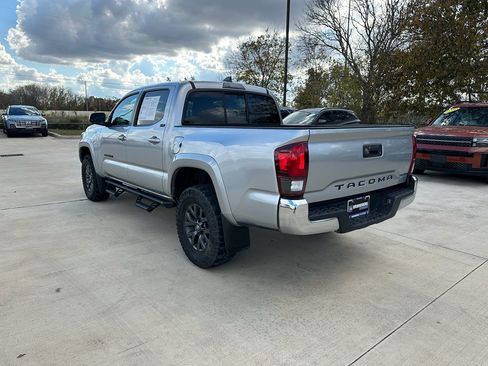 Used 2022 Toyota Tacoma SR5 w/ SR5 Appearance Package (SM) image 7