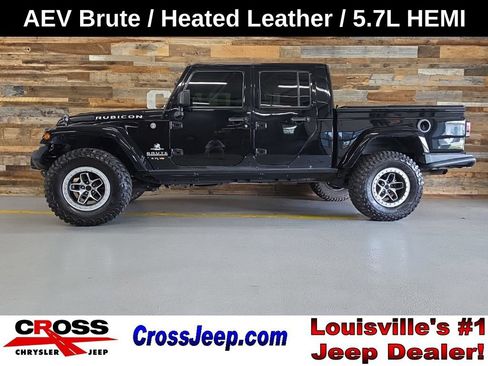 Used 2016 Jeep Wrangler Unlimited Rubicon w/ Connectivity Group AWD/4WD image 1