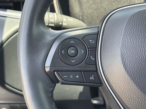 Used 2024 Toyota Corolla Cross XLE w/ Convenience Package FWD image 9
