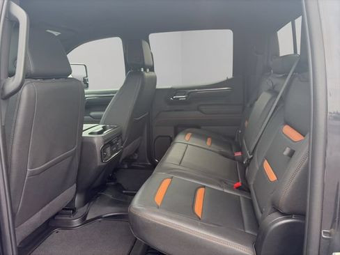 Used 2025 GMC Sierra 1500 AT4 w/ Technology Package AWD/4WD image 15