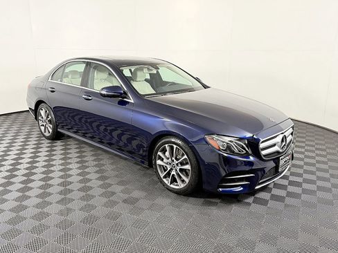 Used 2020 Mercedes-Benz E 450 4MATIC Sedan image 5