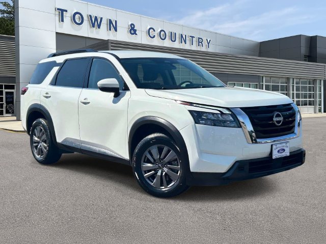 Used 2025 Nissan Pathfinder SV AWD/4WD image 1