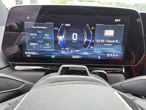 Used 2025 Chevrolet Silverado EV RST AWD/4WD image 9