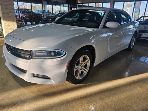 Used 2021 Dodge Charger SXT w/ Leather Interior Group image 3