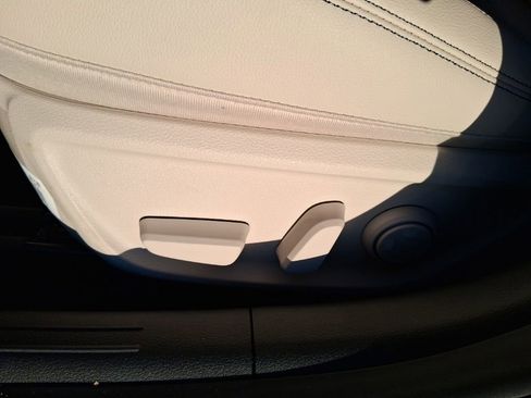 New 2026 Genesis G70 2.5T image 18