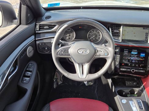 Certified 2025 INFINITI QX50 Sport image 9