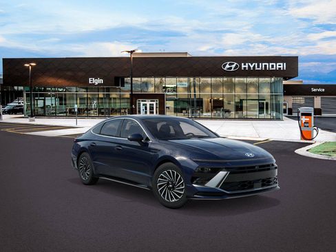New 2026 Hyundai Sonata Limited FWD image 2