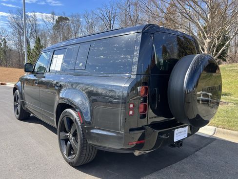 Certified 2024 Land Rover Defender 130 X-Dynamic SE image 5