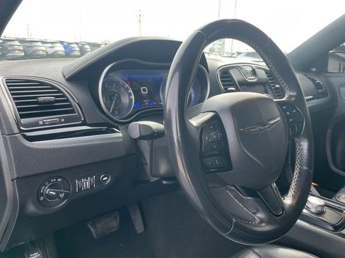 Used 2021 Chrysler 300 S image 9