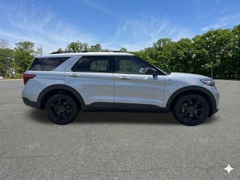 Used 2023 Ford Explorer ST-Line AWD/4WD image 10