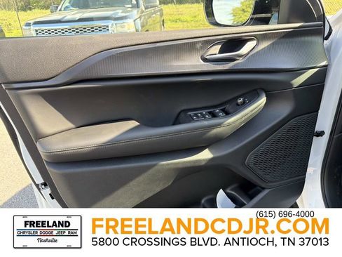 New 2025 Jeep Grand Cherokee image 19