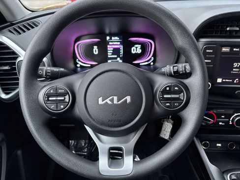Used 2025 Kia Soul LX w/ LX Technology Package image 34